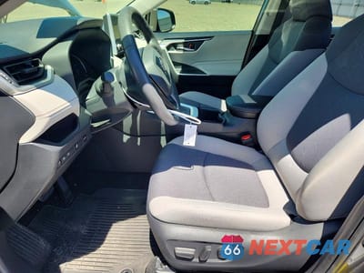 Zdjęcie 7 z 13 samochodu: 2023 TOYOTA RAV4 HYBRID XLE VIN:JTMRWRFVXPD206684 - miniatura
