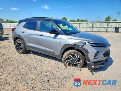 Czwarte zdjęcie samochodu z boku: 2026 CHEVROLET TRAILBLAZER RS VIN:KL79MUSL0TB027506 - miniatura