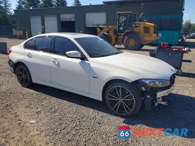 Czwarte zdjęcie samochodu z boku: 2023 BMW 330E VIN:3MW39FF05P8D23664 - miniatura