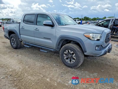 Czwarte zdjęcie samochodu z boku: 2018 TOYOTA TACOMA TRD OFF-ROAD VIN:5TFCZ5AN7JX122079 - miniatura