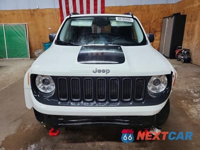 Piąte zdjęcie samochodu w środku: 2017 JEEP RENEGADE TRAILHAWK VIN:ZACCJBCBXHPF75392 - miniatura