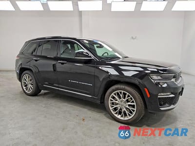 Czwarte zdjęcie samochodu z boku: 2022 JEEP GRAND CHEROKEE SUMMIT 4XE VIN:1C4RJYE61N8760088 - miniatura