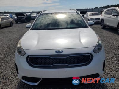 Piąte zdjęcie samochodu w środku: 2017 KIA NIRO LX VIN:KNDCB3LC5H5055895 - miniatura