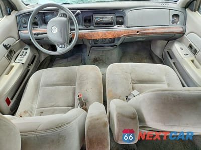 Zdjęcie 8 z 13 samochodu: 2003 FORD CROWN VICTORIA VIN:2FAFP73W83X123376 - miniatura