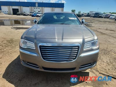 Piąte zdjęcie samochodu w środku: 2011 CHRYSLER 300 LIMITED VIN:2C3CA5CG4BH582736 - miniatura