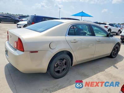 Trzecie zdjęcie samochodu z tyłu: 2010 CHEVROLET MALIBU LS VIN:1G1ZA5EB2AF111992 - miniatura
