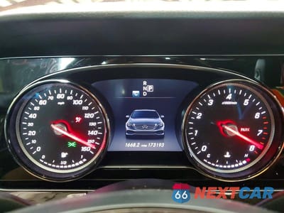 Zdjęcie 9 z 13 samochodu: 2017 MERCEDES-BENZ E 300 4MATIC VIN:WDDZF4KB9HA030976 - miniatura