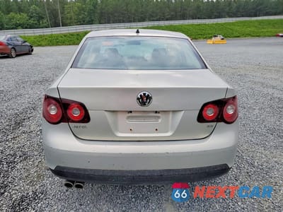 Zdjęcie 6 z 12 samochodu: 2010 VOLKSWAGEN JETTA SE VIN:3VWRZ7AJ4AM159001 - miniatura