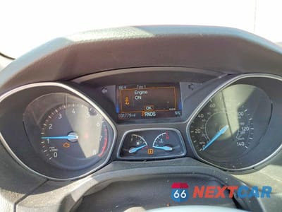 Zdjęcie 9 z 12 samochodu: 2015 FORD FOCUS SE VIN:1FADP3F21FL215634 - miniatura