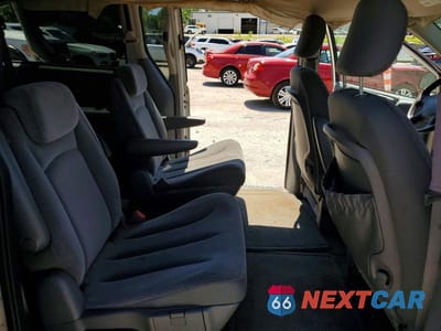 Zdjęcie 11 z 13 samochodu: 2006 DODGE GRAND CARAVAN SXT VIN:2D4GP44L66R606586 - miniatura