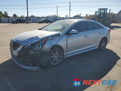 2015 HYUNDAI SONATA SPORT 2.0T 5NPE34AB0FH071859 - główne zdjęcie licytacji z USA - miniatura