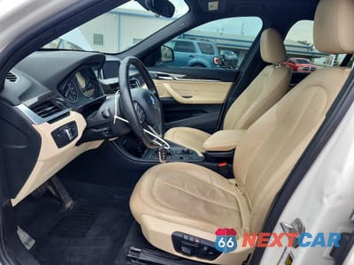 Zdjęcie 7 z 12 samochodu: 2018 BMW X1 SDRIVE28I VIN:WBXHT3C33J5K21133 - miniatura