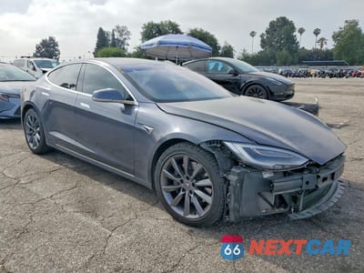 Czwarte zdjęcie samochodu z boku: 2020 TESLA MODEL S VIN:5YJSA1E24LF361632 - miniatura