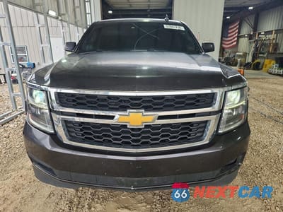 Piąte zdjęcie samochodu w środku: 2017 CHEVROLET SUBURBAN K1500 LT VIN:1GNSKHKC5HR223934 - miniatura