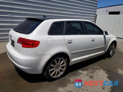 Trzecie zdjęcie samochodu z tyłu: 2013 AUDI A3 PREMIUM PLUS VIN:WAUKJAFM2DA022343 - miniatura