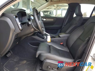 Zdjęcie 7 z 12 samochodu: 2025 VOLVO XC40 PLUS VIN:YV4L12UC4S2527196 - miniatura
