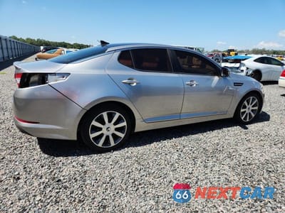 Trzecie zdjęcie samochodu z tyłu: 2012 KIA OPTIMA SX VIN:5XXGR4A65CG028765 - miniatura