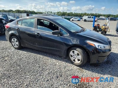 Czwarte zdjęcie samochodu z boku: 2017 KIA FORTE LX VIN:3KPFK4A78HE119103 - miniatura