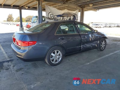 Trzecie zdjęcie samochodu z tyłu: 2005 HONDA ACCORD EX VIN:1HGCM66505A016998 - miniatura