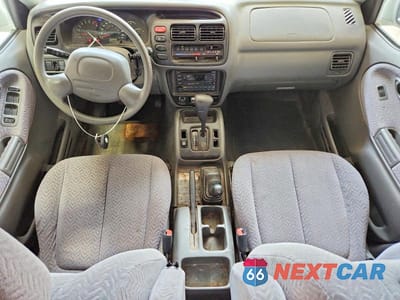 Zdjęcie 8 z 13 samochodu: 2001 SUZUKI GRAND VITARA JX VIN:JS3TD62V414151027 - miniatura