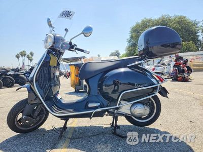 Trzecie zdjęcie samochodu z tyłu: 2018 VESPA GTS 250 VIN:ZAPMA39L2J5100357 - miniatura