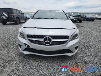 Piąte zdjęcie samochodu w środku: 2014 MERCEDES-BENZ CLA 250 VIN:WDDSJ4EB7EN065872 - miniatura