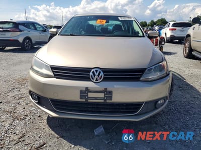 Piąte zdjęcie samochodu w środku: 2013 VOLKSWAGEN JETTA TDI VIN:3VW3L7AJXDM213011 - miniatura