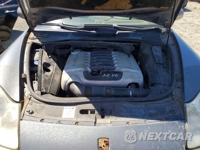 Zdjęcie 12 z 13 samochodu: 2004 PORSCHE CAYENNE VIN:WP1AA29P34LA23210 - miniatura