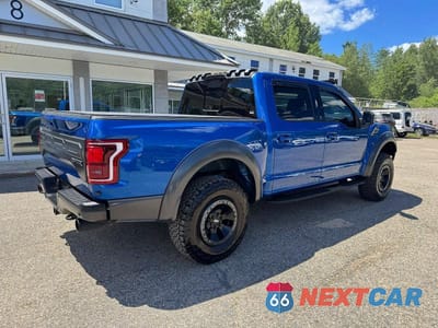 Czwarte zdjęcie samochodu z boku: 2018 FORD F150 RAPTOR VIN:1FTFW1RG6JFD78398 - miniatura
