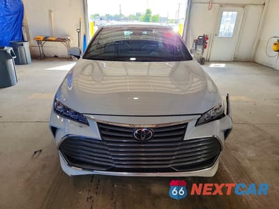 Piąte zdjęcie samochodu w środku: 2022 TOYOTA AVALON XLE VIN:4T1AZ1FB5NU076656 - miniatura
