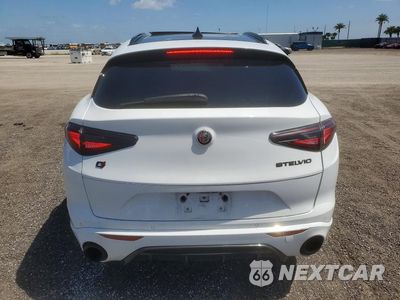Zdjęcie 6 z 14 samochodu: 2021 ALFA ROMEO STELVIO TI VIN:ZASPAKBNXM7D15716 - miniatura