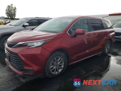2021 TOYOTA SIENNA LE 5TDKRKEC5MS042986 - główne zdjęcie licytacji z USA - miniatura