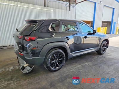 Trzecie zdjęcie samochodu z tyłu: 2025 MAZDA CX-50 PREFERRED VIN:7MMVABBM5SN338093 - miniatura
