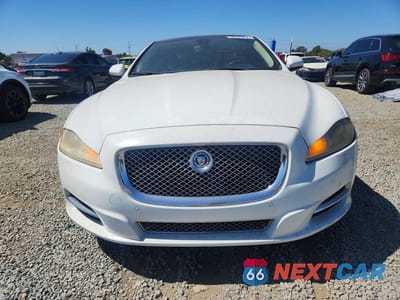 Piąte zdjęcie samochodu w środku: 2011 JAGUAR XJL VIN:SAJWA2GB1BLV07745 - miniatura