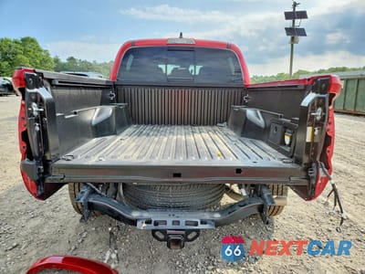 Zdjęcie 6 z 13 samochodu: 2023 TOYOTA TACOMA TRD SPORT VIN:3TMCZ5AN5PM551400 - miniatura