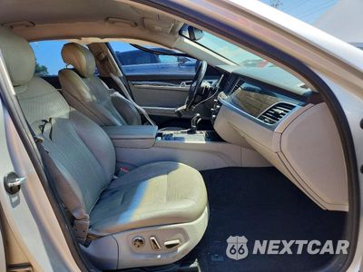 Zdjęcie 7 z 12 samochodu: 2015 HYUNDAI GENESIS 3.8L VIN:KMHGN4JE7FU067595 - miniatura