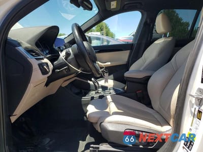 Zdjęcie 7 z 13 samochodu: 2020 BMW X1 XDRIVE28I VIN:WBXJG9C07L5R81387 - miniatura