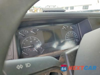 Zdjęcie 8 z 10 samochodu: 2026 VOLVO VNR VIN:4V4WC9DH8TN713536 - miniatura
