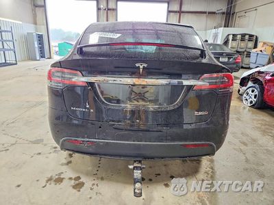 Zdjęcie 6 z 13 samochodu: 2016 TESLA MODEL X VIN:5YJXCBE4XGF000435 - miniatura