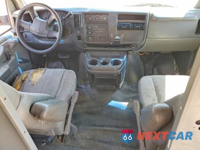 Zdjęcie 8 z 12 samochodu: 2005 CHEVROLET EXPRESS 2500 DELIVERY VAN VIN:1GCGG25V751212924 - miniatura