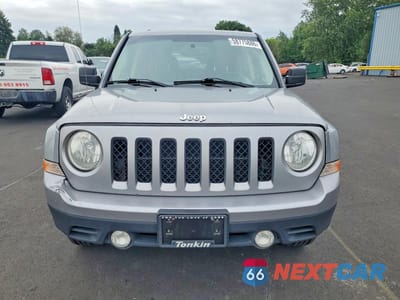 Piąte zdjęcie samochodu w środku: 2016 JEEP PATRIOT SPORT VIN:1C4NJRBB0GD686064 - miniatura