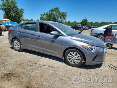 Czwarte zdjęcie samochodu z boku: 2018 HYUNDAI ELANTRA SE VIN:5NPD74LFXJH354990 - miniatura