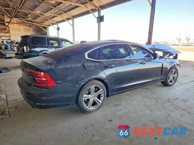 Trzecie zdjęcie samochodu z tyłu: 2018 VOLVO S90 T5 MOMENTUM VIN:LVY982AK2JP032929 - miniatura
