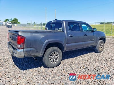 Trzecie zdjęcie samochodu z tyłu: 2019 TOYOTA TACOMA SR5 V6 VIN:3TMCZ5AN0KM233628 - miniatura