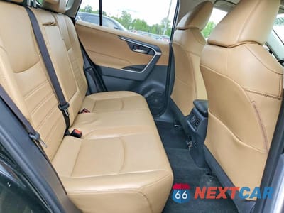Zdjęcie 11 z 13 samochodu: 2019 TOYOTA RAV4 XLE PREMIUM VIN:JTMA1RFV3KJ003075 - miniatura
