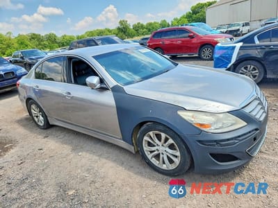 Czwarte zdjęcie samochodu z boku: 2012 HYUNDAI GENESIS 3.8L VIN:KMHGC4DD0CU176534 - miniatura
