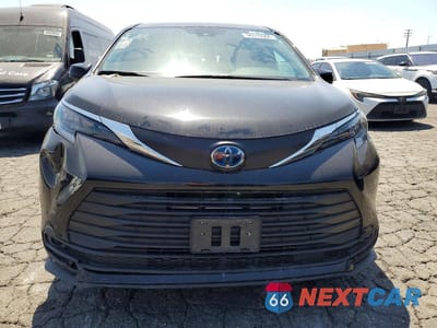 Piąte zdjęcie samochodu w środku: 2025 TOYOTA SIENNA LE VIN:5TDKRKEC2SS240227 - miniatura