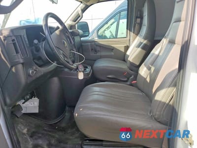 Zdjęcie 7 z 13 samochodu: 2023 CHEVROLET EXPRESS G2500 VIN:1GCWGBFP5P1175337 - miniatura
