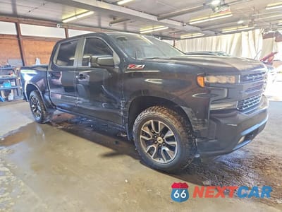 Czwarte zdjęcie samochodu z boku: 2021 CHEVROLET SILVERADO K1500 RST VIN:3GCUYEET2MG326409 - miniatura