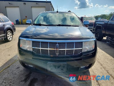 Piąte zdjęcie samochodu w środku: 2008 LINCOLN MKX VIN:2LMDU88C88BJ10257 - miniatura